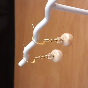 Neutral & Gold Beaded Pierced Earrings JJ122